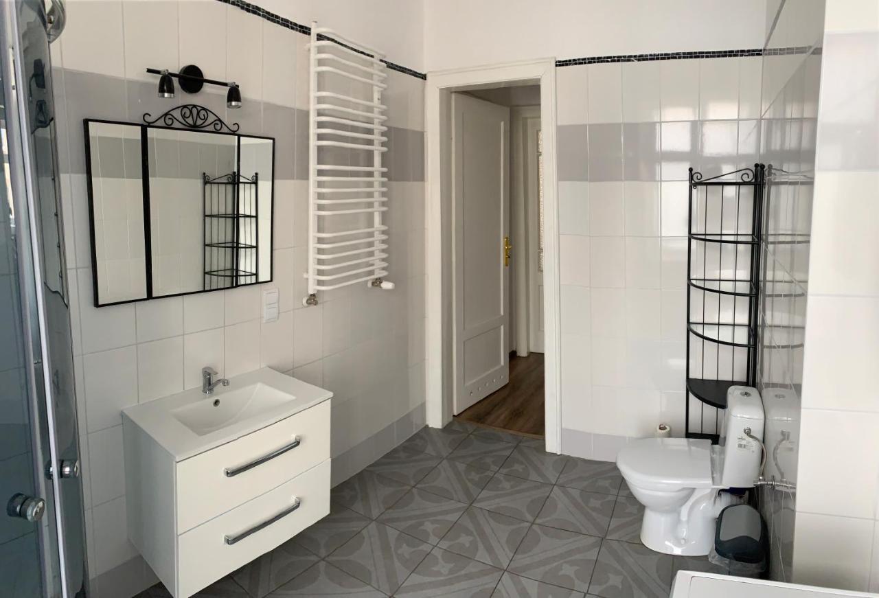 Apartament Rowna 12 Kielce Buitenkant foto